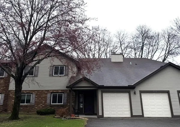 $185,000 | 4326 Buckingham Court, Unit 1705, Vadnais Heights, MN 55127