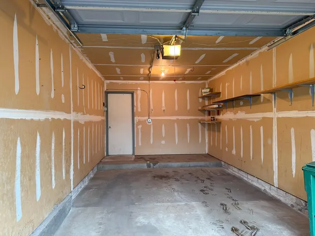 $185,000 | 4326 Buckingham Court, Unit 1705, Vadnais Heights, MN 55127