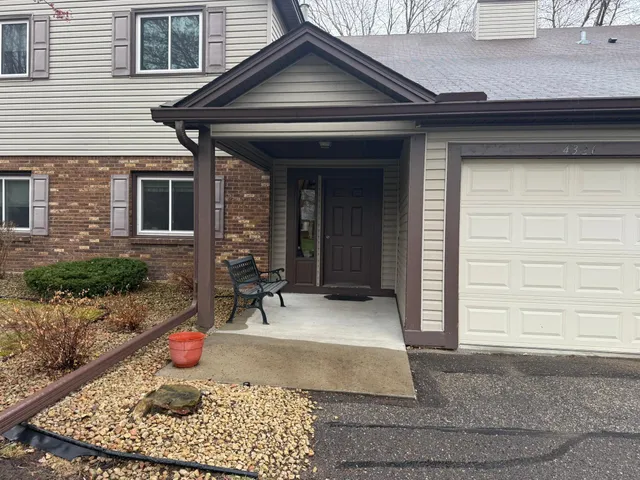 $185,000 | 4326 Buckingham Court, Unit 1705, Vadnais Heights, MN 55127