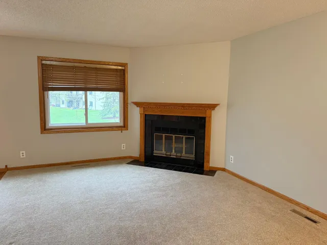 $185,000 | 4326 Buckingham Court, Unit 1705, Vadnais Heights, MN 55127