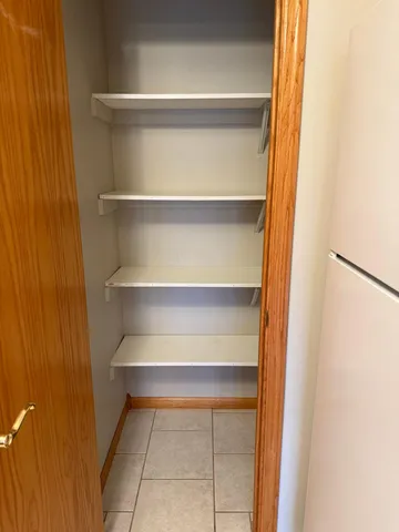 $185,000 | 4326 Buckingham Court, Unit 1705, Vadnais Heights, MN 55127