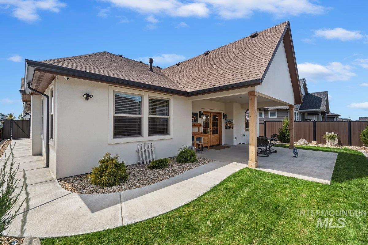 2016 East Mainacht Street Meridian, ID 83642 - Photo 33 of 36 Covered patio featuring a concrete surface and exposed wood posts