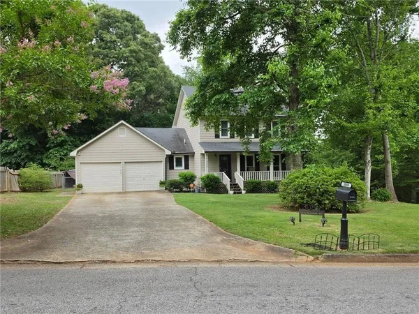 $2,400 | 3080 Stone Oak Drive, Douglasville, GA 30135