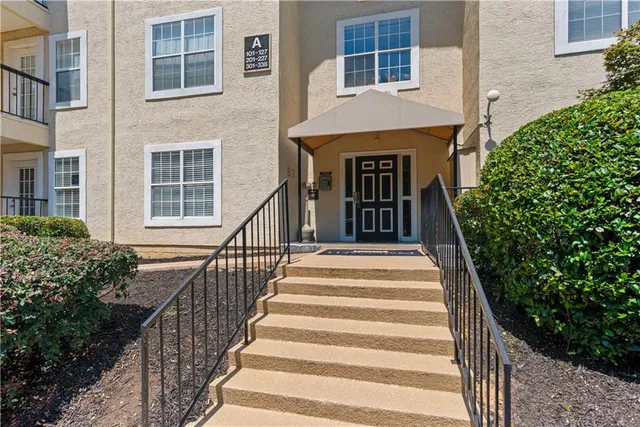 $268,500 | 3655 Habersham Road Northeast, Unit A108, Atlanta, GA 30305