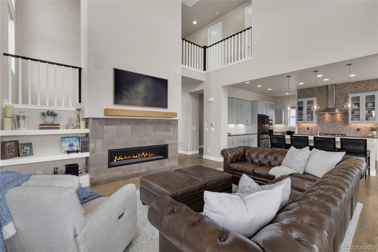 10401 Maplebrook Way Highlands Ranch, CO 80126 - Photo 11 of 50 Gallery Image 11
