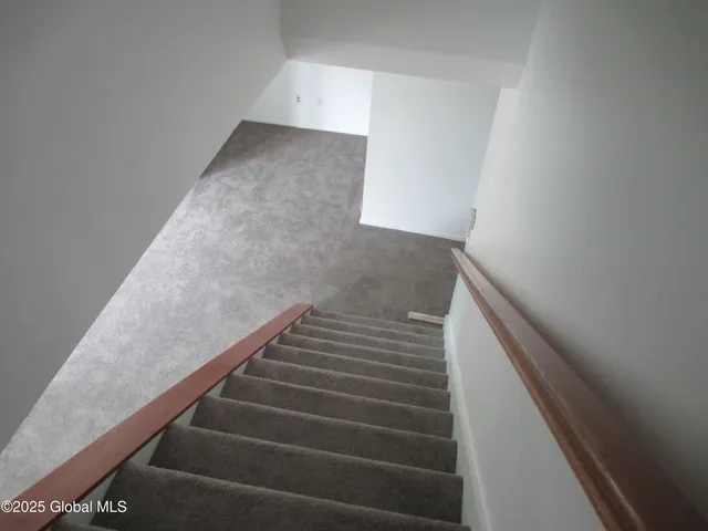 $1,945 | 588 North Broadway, Unit 2, Saratoga Springs, NY 12866