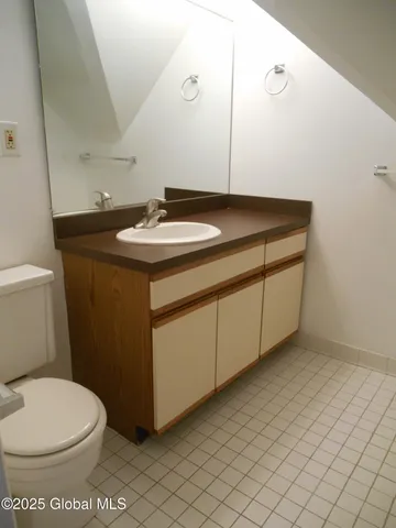 $1,945 | 588 North Broadway, Unit 2, Saratoga Springs, NY 12866