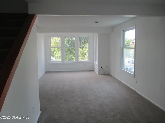 $1,945 | 588 North Broadway, Unit 2, Saratoga Springs, NY 12866