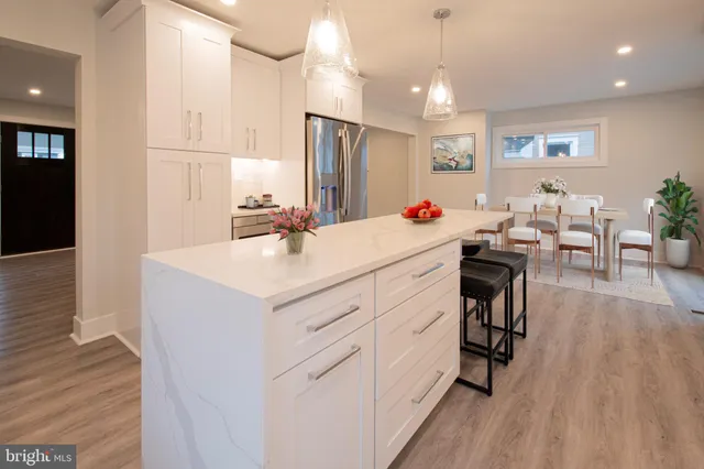 $1,000,000 | 21 Manor Road, Paoli, PA 19301