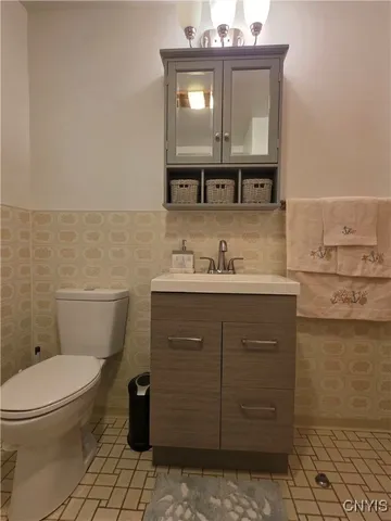 $275,000 | 515 Locust Drive, Utica, NY 13502