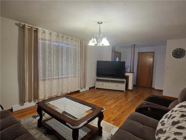 $275,000 | 515 Locust Drive, Utica, NY 13502