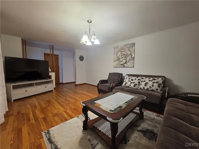 $275,000 | 515 Locust Drive, Utica, NY 13502