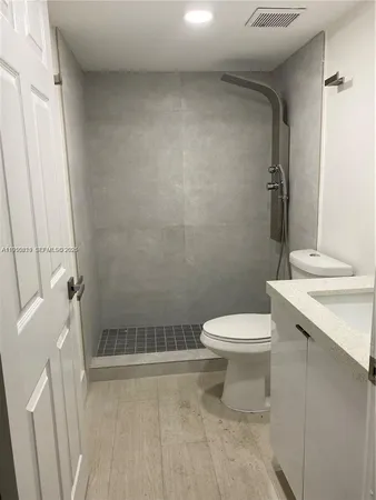 $2,400 | 8251 Northwest 8th Street, Unit 108, Miami, FL 33126