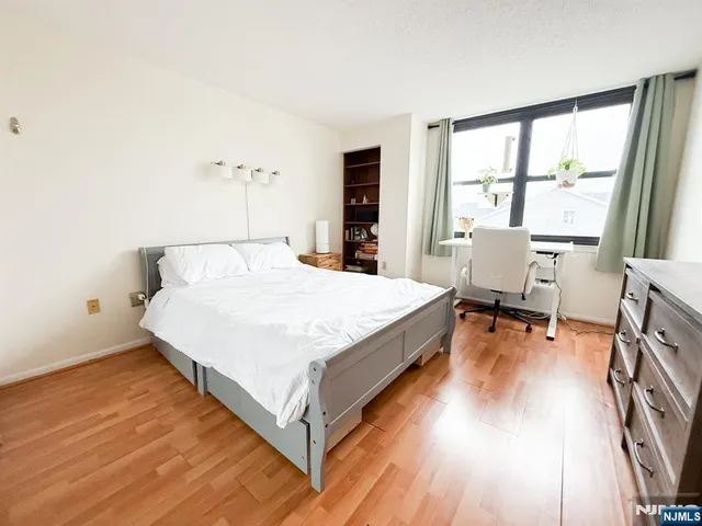 $2,500 | 200 Division Street, Unit 4J, Cliffside Park, NJ 07010