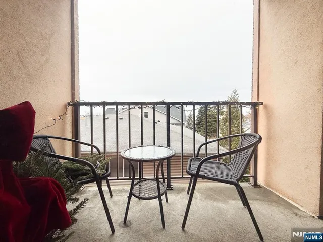 $2,500 | 200 Division Street, Unit 4J, Cliffside Park, NJ 07010