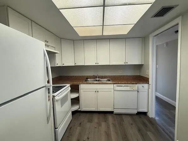 $1,450 | 2050 Oleander Boulevard, Unit 7106, Fort Pierce, FL 34950