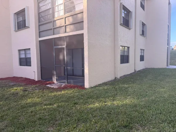 $1,400 | 2050 Oleander Boulevard, Unit 7106, Fort Pierce, FL 34950