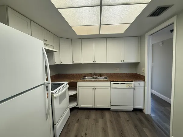 $1,400 | 2050 Oleander Boulevard, Unit 7106, Fort Pierce, FL 34950