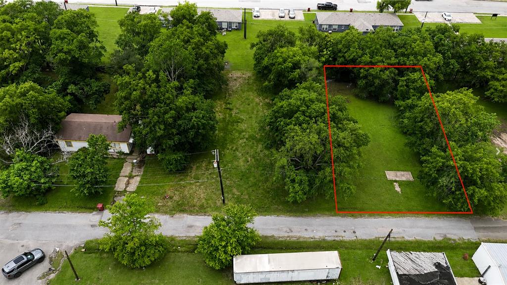 810 East 3rd Street Bonham, TX 75418 - Photo 4 of 4