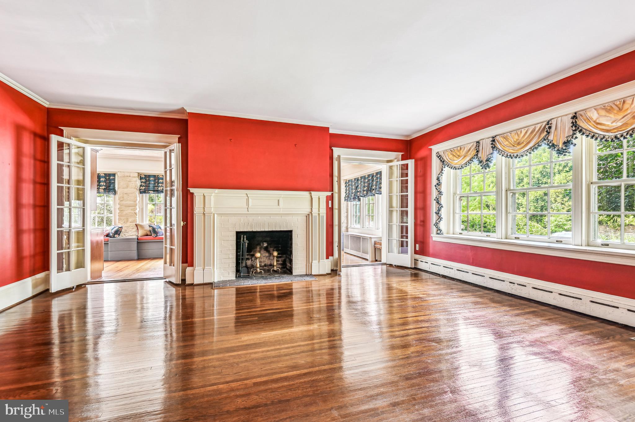 3923 Juniper Road Baltimore, MD 21218 - Photo 13 of 50 Living room