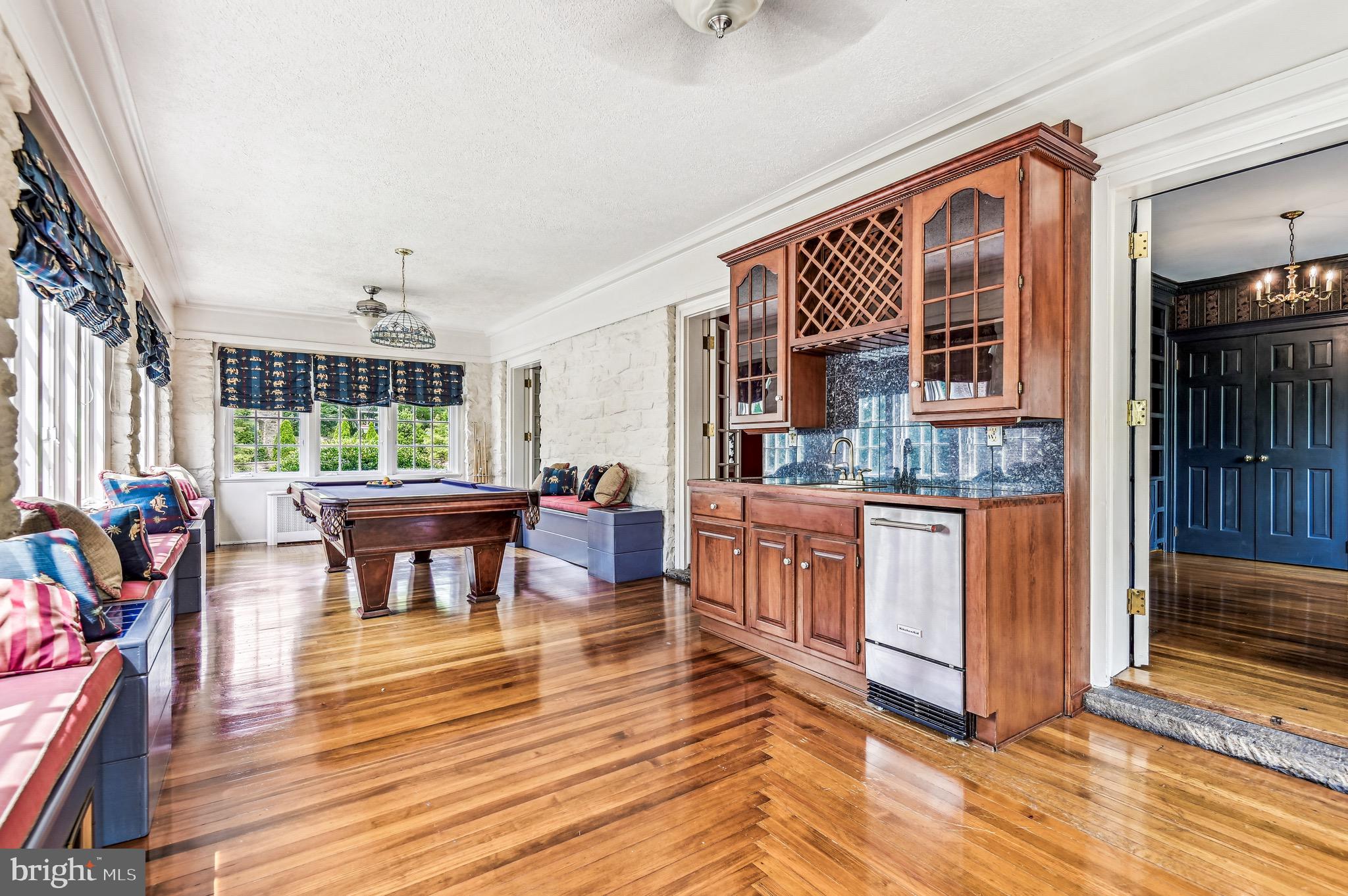 3923 Juniper Road Baltimore, MD 21218 - Photo 23 of 50 South sunroom