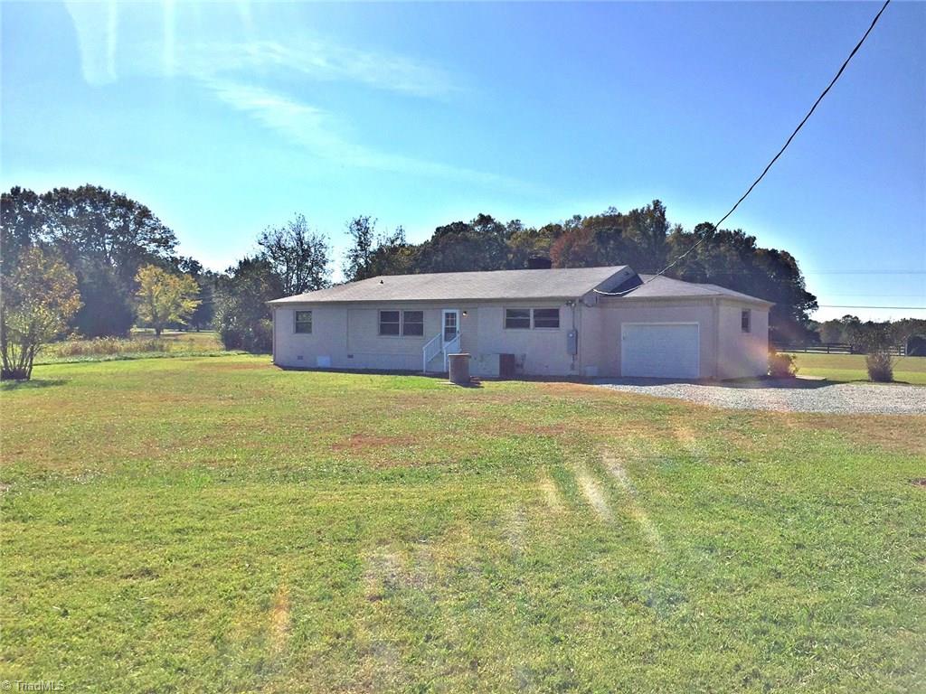 4327 Burch Bridge Road Burlington, NC 27217 - Photo 14 of 17 Exterior Back