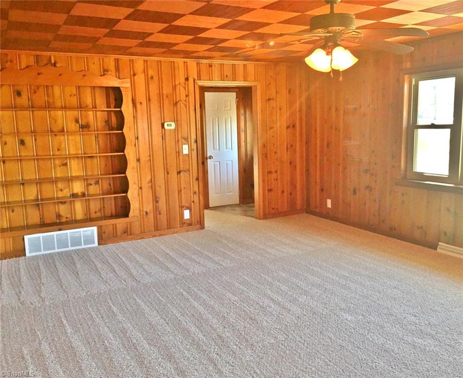 4327 Burch Bridge Road Burlington, NC 27217 - Photo 8 of 17 Living Room