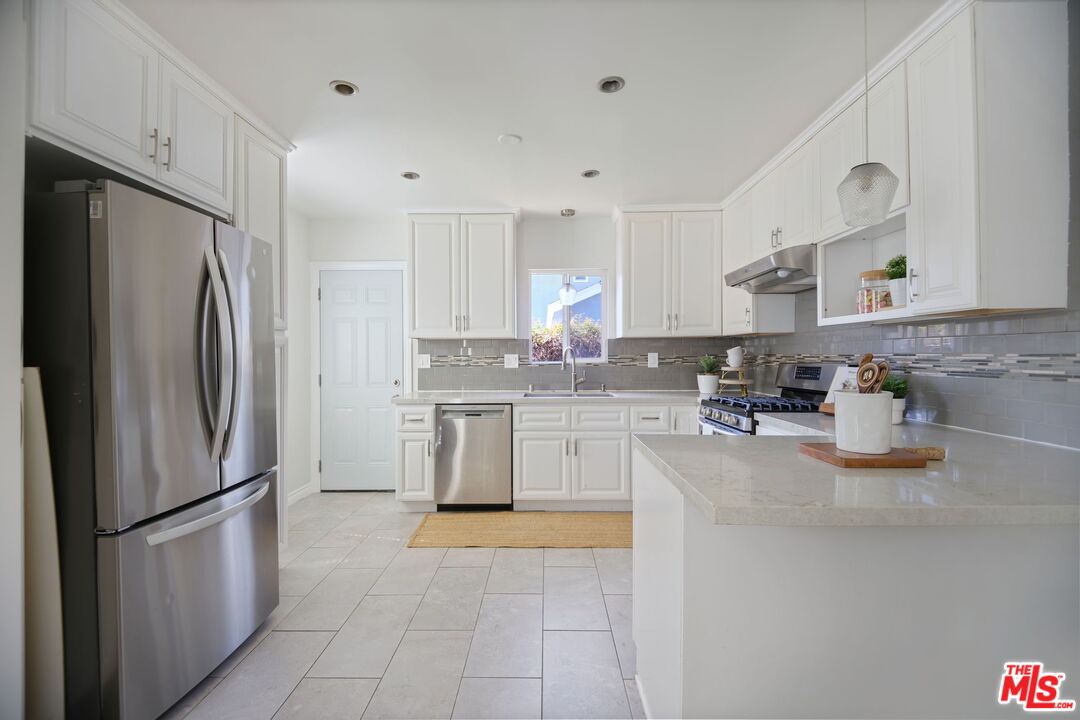 1507 Flagler Lane Redondo Beach, CA 90278 - Photo 6 of 20