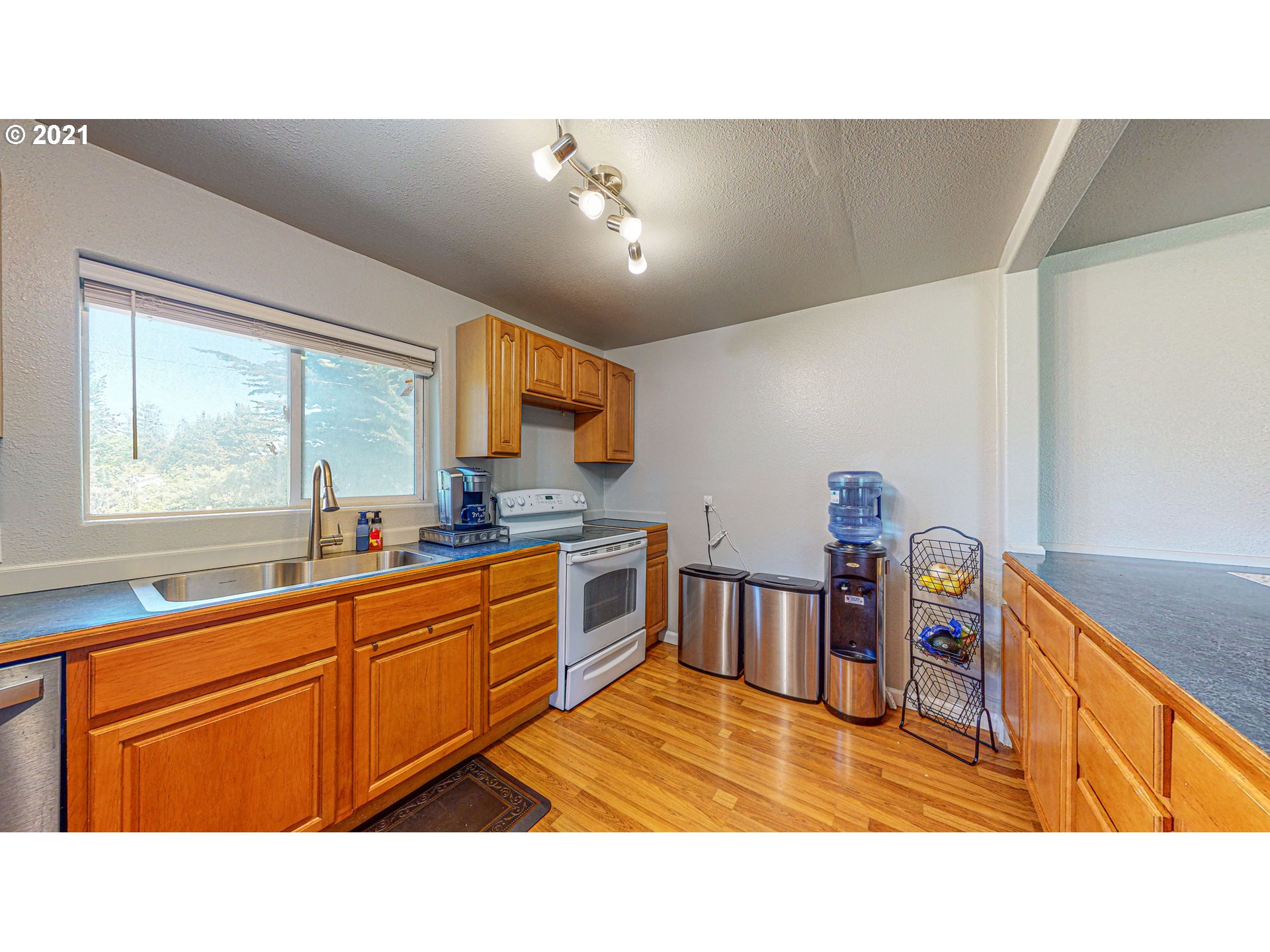 64652 Cammann Road Coos Bay, OR 97420 - Photo 12 of 27 Gallery Image 12