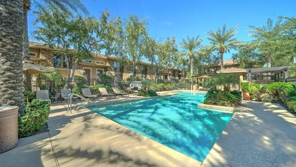 $2,325 | 5550 North 16th Street, Unit 152, Phoenix, AZ 85016