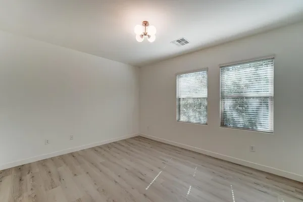 $2,325 | 5550 North 16th Street, Unit 152, Phoenix, AZ 85016