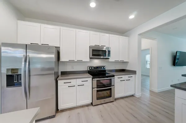 $2,325 | 5550 North 16th Street, Unit 152, Phoenix, AZ 85016