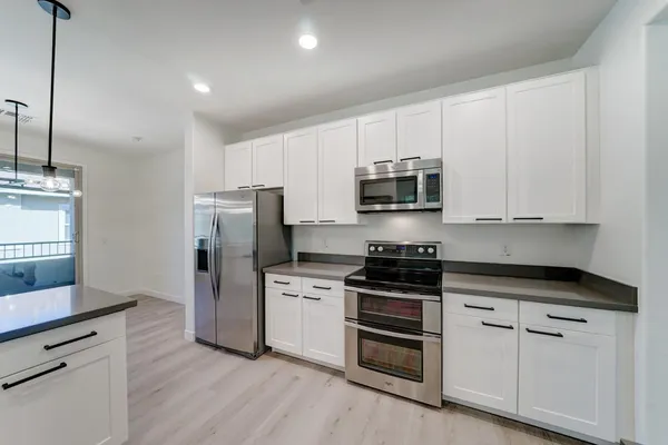 $2,325 | 5550 North 16th Street, Unit 152, Phoenix, AZ 85016