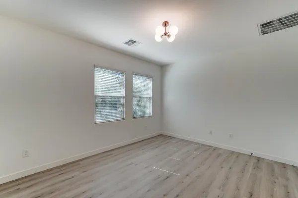 $2,325 | 5550 North 16th Street, Unit 152, Phoenix, AZ 85016