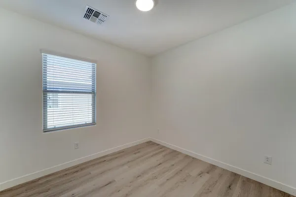 $2,325 | 5550 North 16th Street, Unit 152, Phoenix, AZ 85016