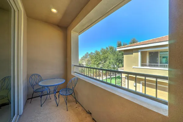 $2,325 | 5550 North 16th Street, Unit 152, Phoenix, AZ 85016