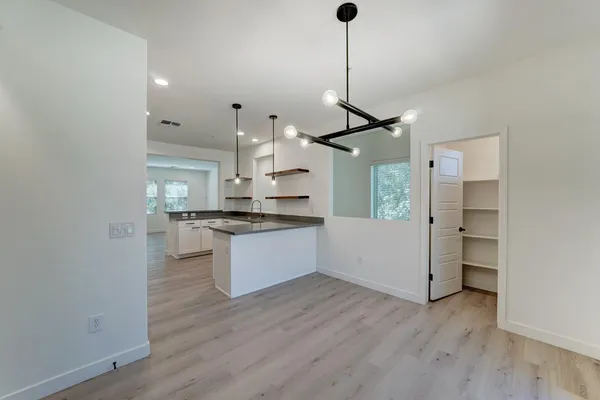 $2,325 | 5550 North 16th Street, Unit 152, Phoenix, AZ 85016