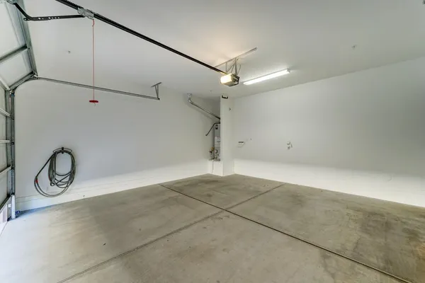 $2,325 | 5550 North 16th Street, Unit 152, Phoenix, AZ 85016