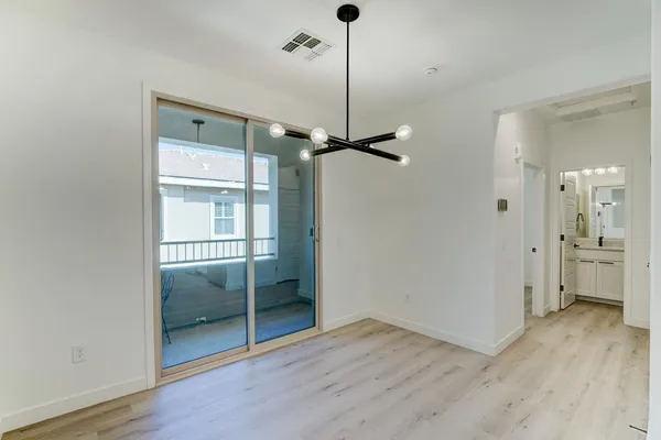 $2,325 | 5550 North 16th Street, Unit 152, Phoenix, AZ 85016