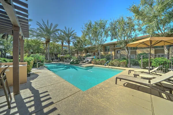 $2,325 | 5550 North 16th Street, Unit 152, Phoenix, AZ 85016