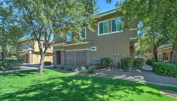 $2,325 | 5550 North 16th Street, Unit 152, Phoenix, AZ 85016