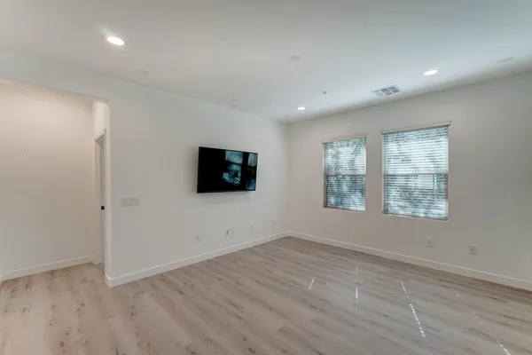 $2,325 | 5550 North 16th Street, Unit 152, Phoenix, AZ 85016