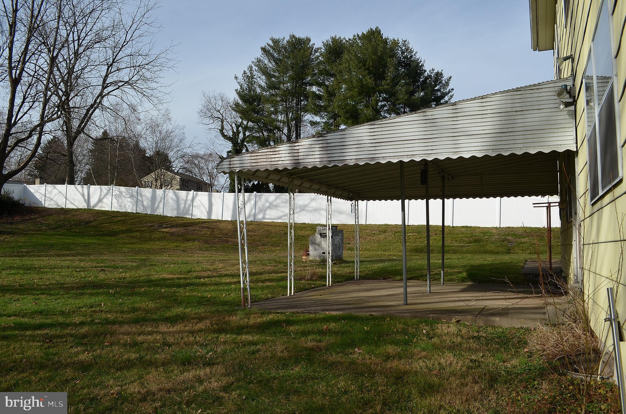 2500 Exton Road Hatboro, PA 19040 - Photo 33 of 42 Back patio