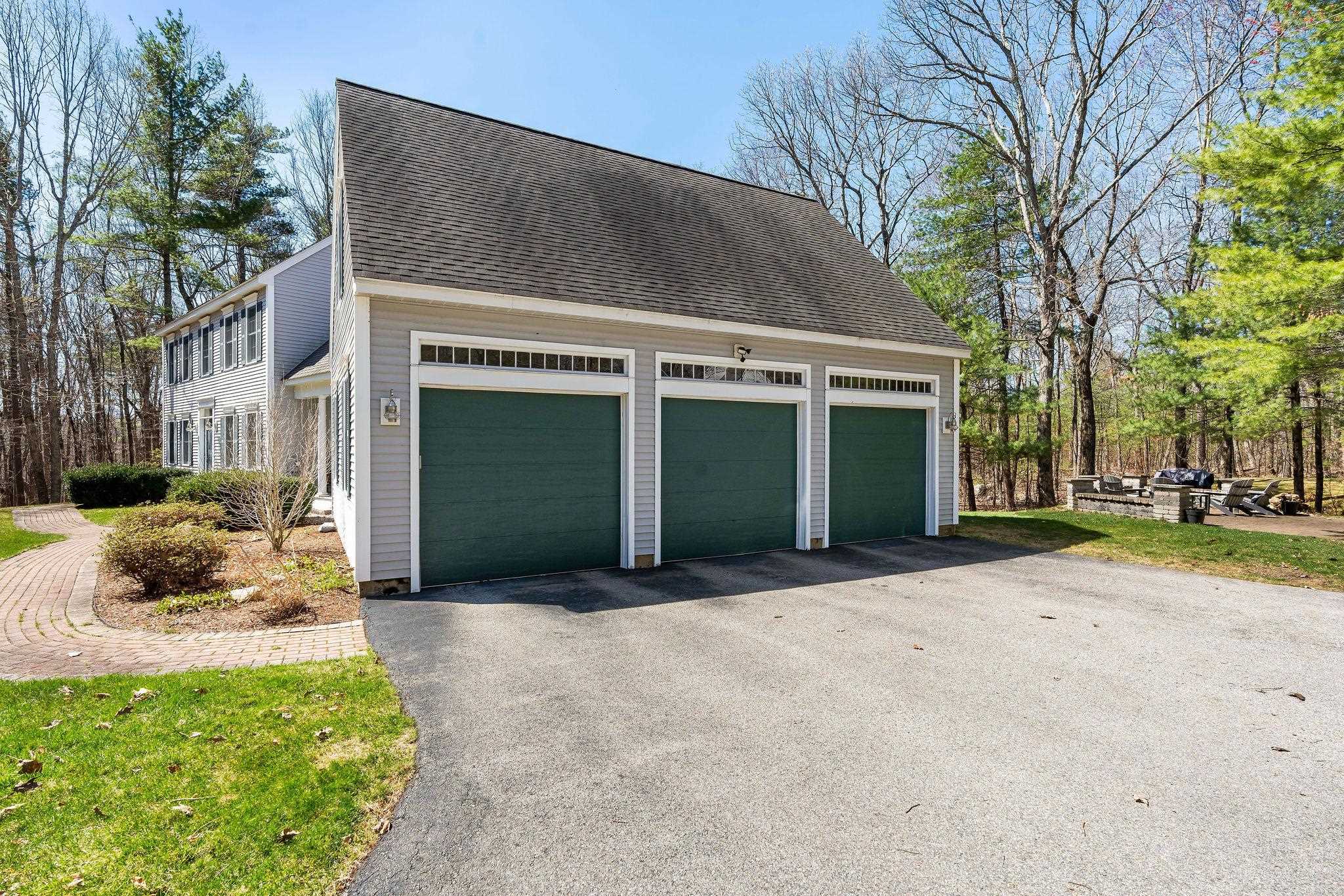 9 Captain Seaver Road Brookline, NH 03033 - Photo 4 of 45
