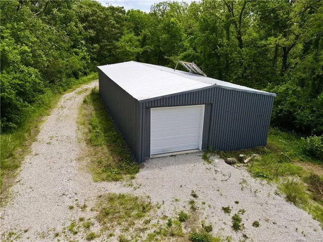 $227,900 | 814 North Buckner Tarsney Road, Buckner, MO 64016