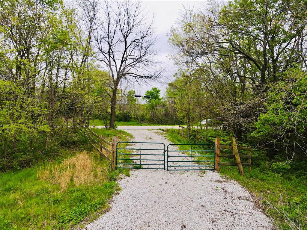 814 North Buckner Tarsney Road Buckner, MO 64016 - Photo 11 of 11