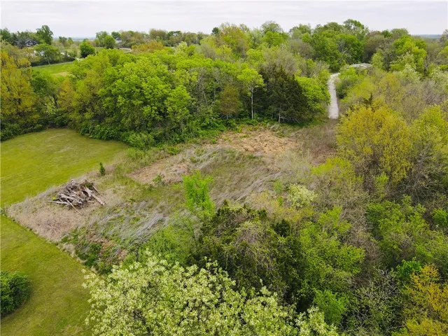 $227,900 | 814 North Buckner Tarsney Road, Buckner, MO 64016