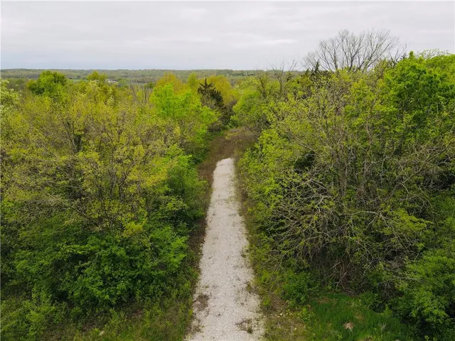 $227,900 | 814 North Buckner Tarsney Road, Buckner, MO 64016