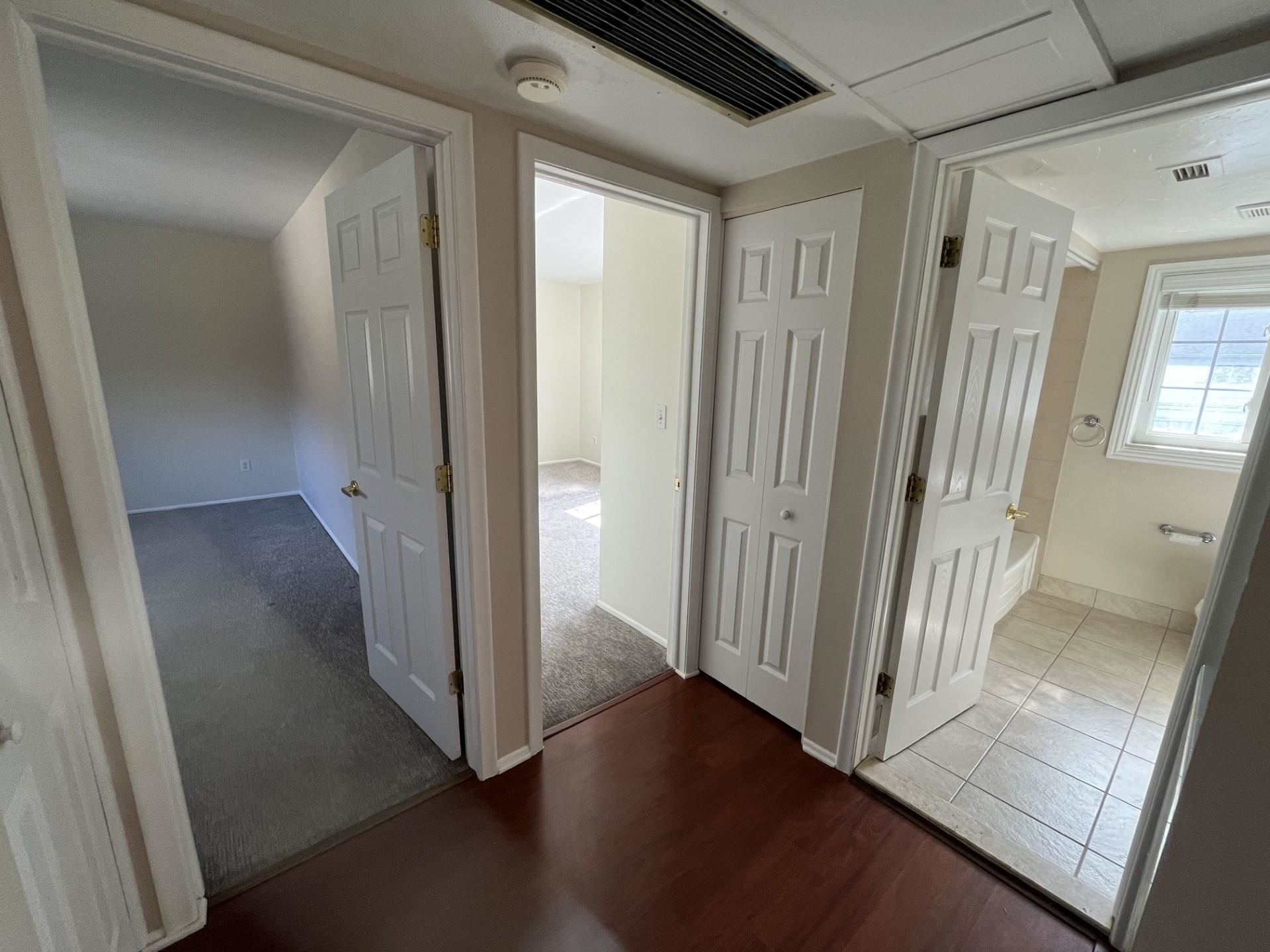 2309 Walton Rochester, MI 48309 - Photo 7 of 22 50124483-6.JPG