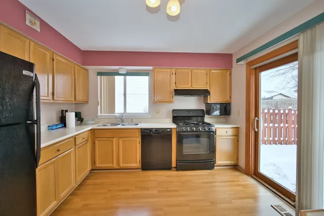 $375,000 | 493 Harvard Lane, Bartlett, IL 60103